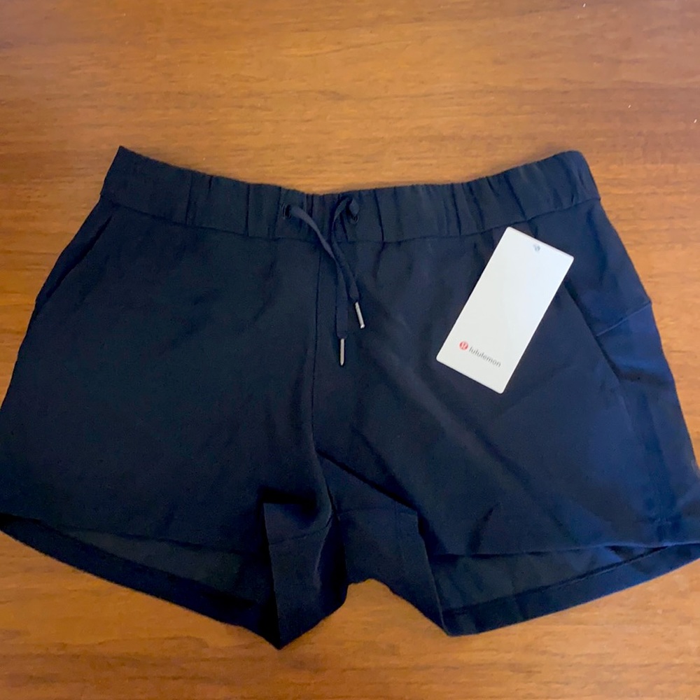 Black Lululemon On the Fly shorts size 12